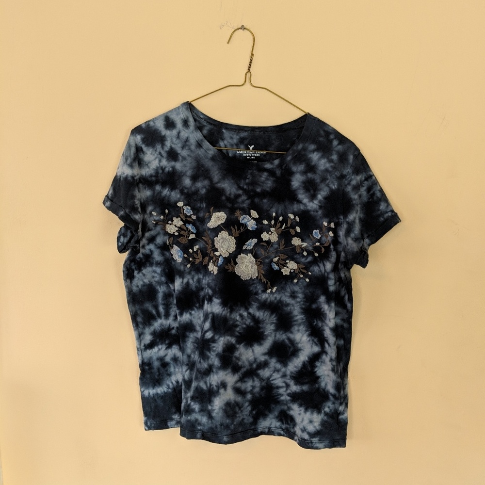 AE Embrpidered Roll Sleeve T-Shirt